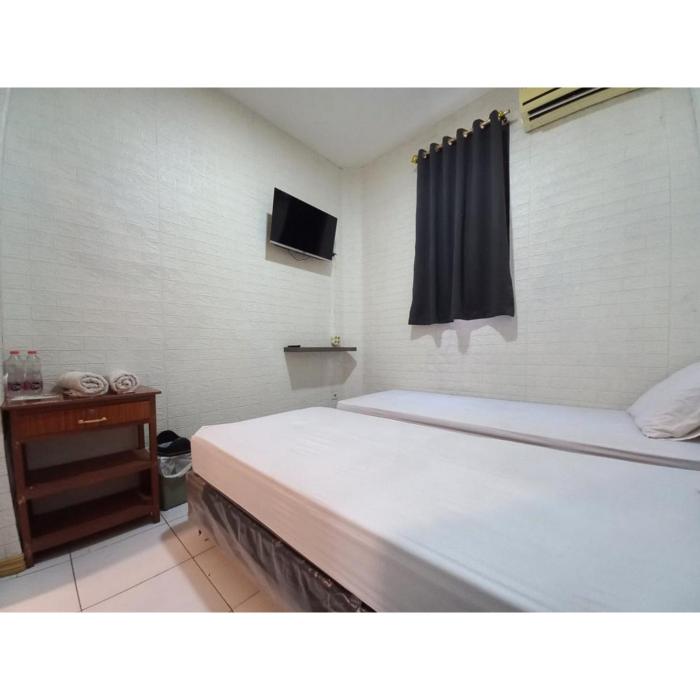 reddoorz luxury homestay near aloha waru surabaya