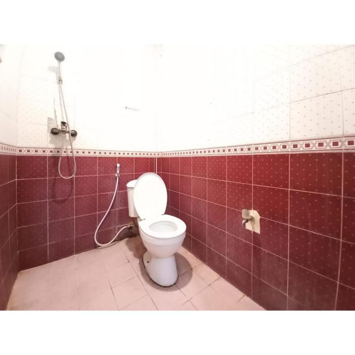 reddoorz luxury homestay near aloha waru surabaya
