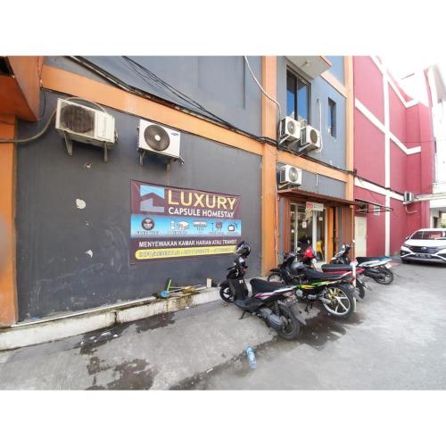 reddoorz luxury homestay near aloha waru surabaya