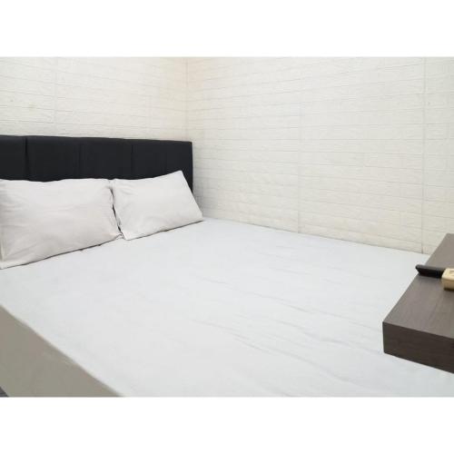 reddoorz luxury homestay near aloha waru surabaya