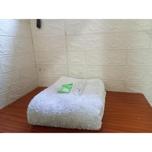 reddoorz luxury homestay near aloha waru surabaya