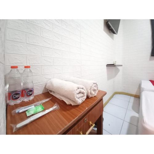 reddoorz luxury homestay near aloha waru surabaya