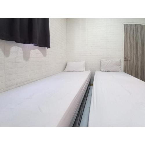 reddoorz luxury homestay near aloha waru surabaya