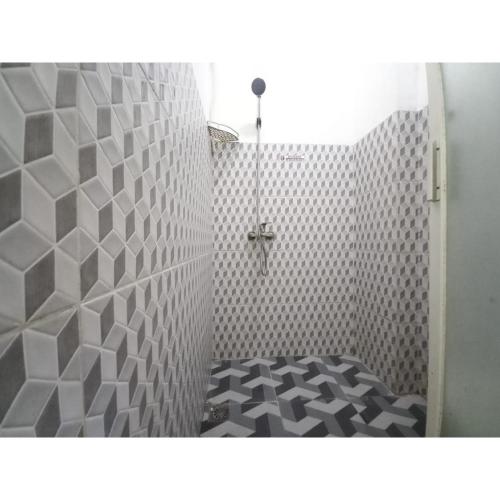 reddoorz luxury homestay near aloha waru surabaya