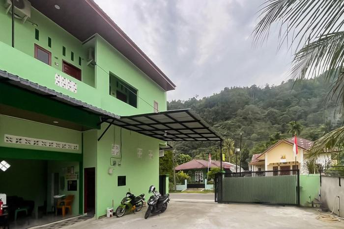 reddoorz near kantor bupati tapanuli tengah aek tolang