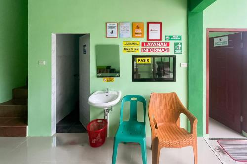 reddoorz near kantor bupati tapanuli tengah aek tolang