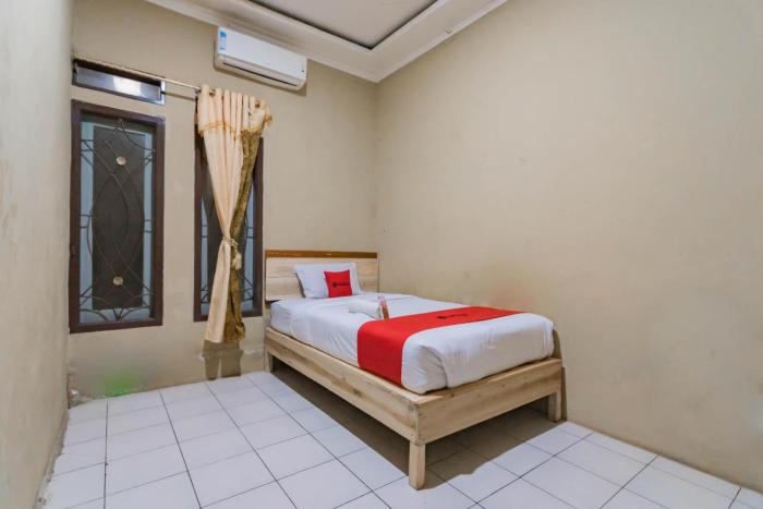 reddoorz near pantai karang hawu pelabuhan ratu