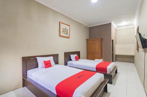 Reddoorz Near Pantai Karang Hawu Pelabuhan Ratu,,2 star