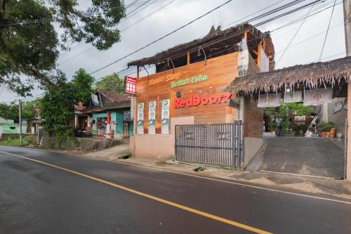 reddoorz near pantai karang hawu pelabuhan ratu