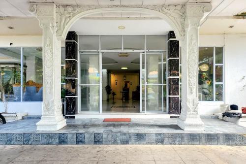 reddoorz sampurna jaya hotel tanjung pinang