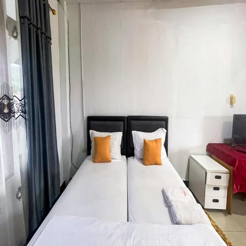 Reddoorz Near Salib Kasih Tarutung,,2 star