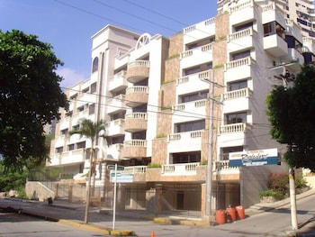 aparta hotel roca marina