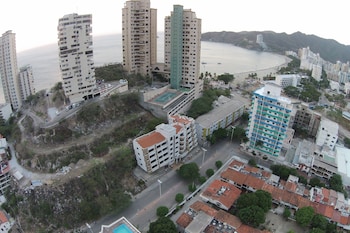 aparta hotel roca marina