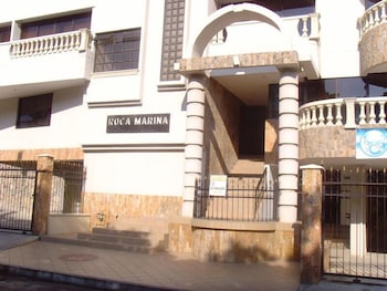 aparta hotel roca marina