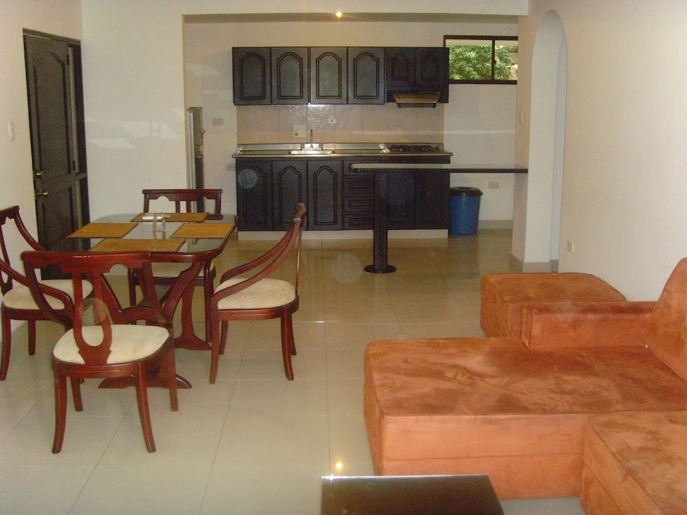 aparta hotel roca marina