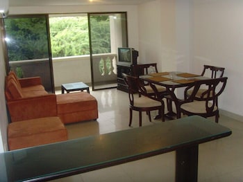 aparta hotel roca marina