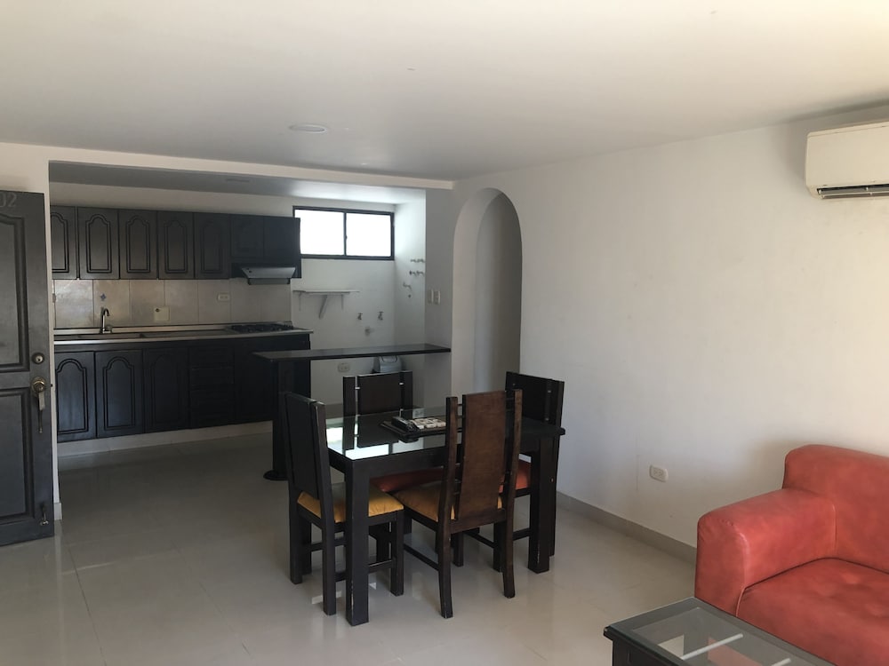 aparta hotel roca marina