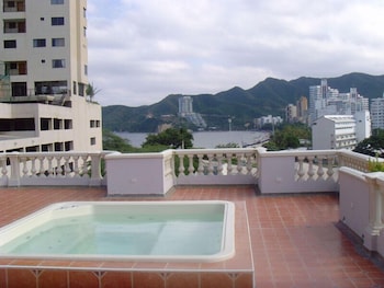 aparta hotel roca marina