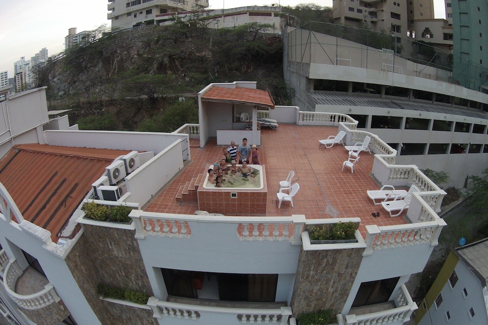 aparta hotel roca marina