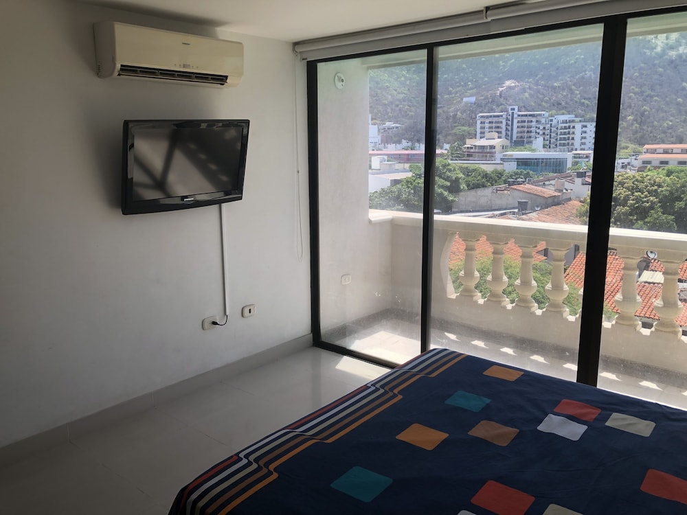 aparta hotel roca marina