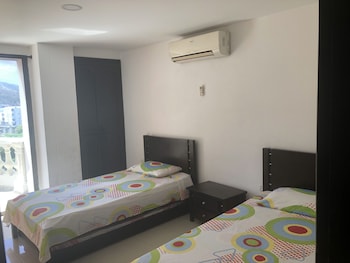 aparta hotel roca marina