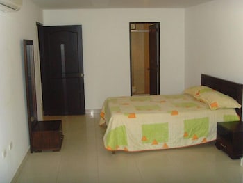 aparta hotel roca marina