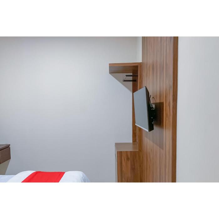 reddoorz plus d san residence buah batu