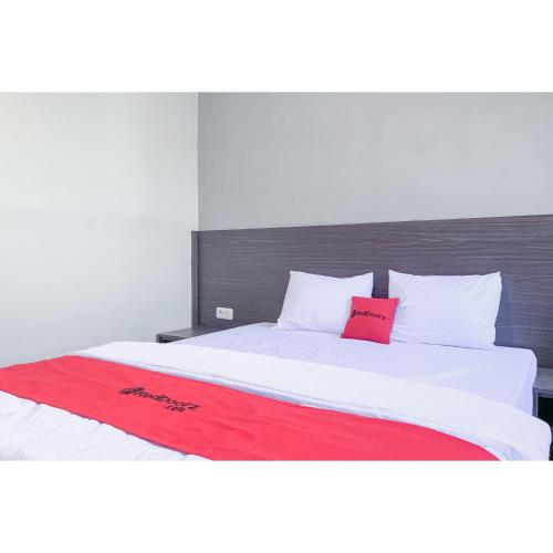 reddoorz plus d san residence buah batu