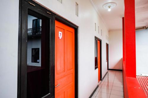 reddoorz syariah near alun alun wonosobo 4