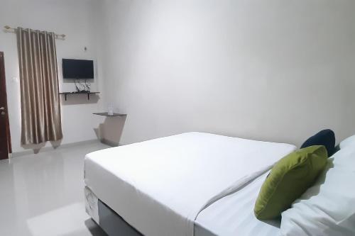 urbanview hotel fira syariah muara enim by reddoorz