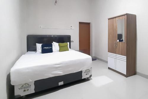 urbanview hotel fira syariah muara enim by reddoorz
