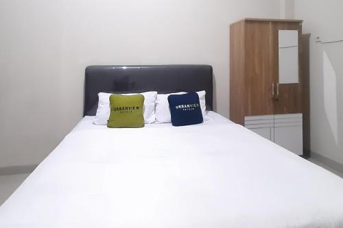 urbanview hotel fira syariah muara enim by reddoorz