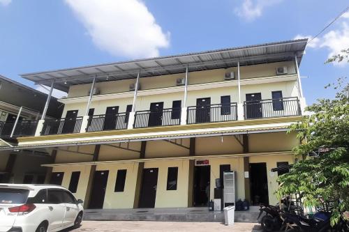Urbanview Hotel Fira Syariah Muara Enim By Reddoorz,,3 star