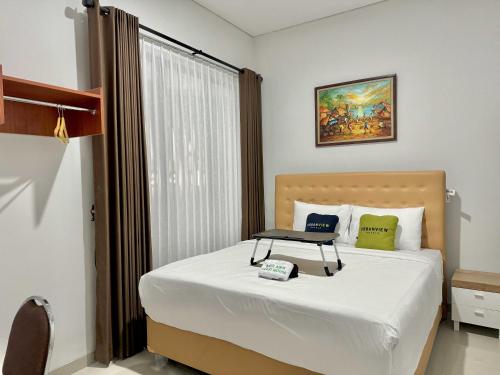 Urbanview Syariah Near Stadion Manahan Solo,,3 star