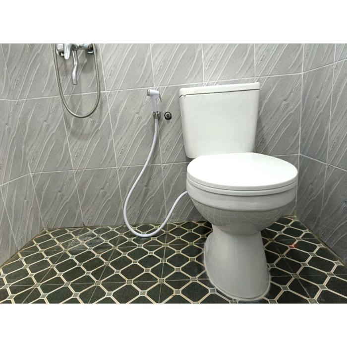 wisma mekar jaya near solo safari mitra reddoorz