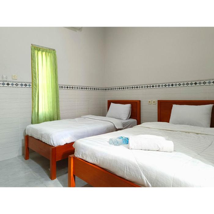 wisma mekar jaya near solo safari mitra reddoorz