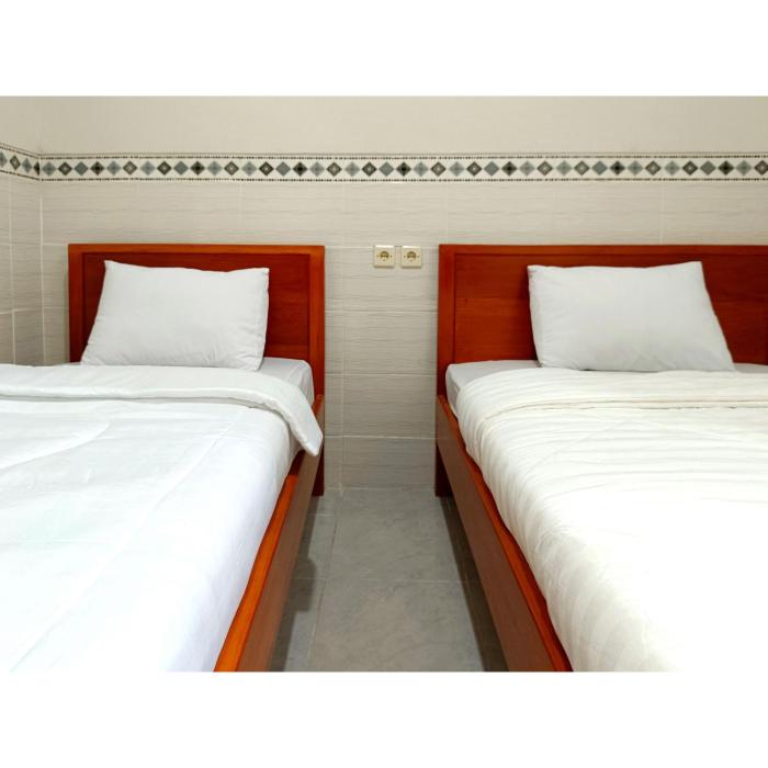 wisma mekar jaya near solo safari mitra reddoorz