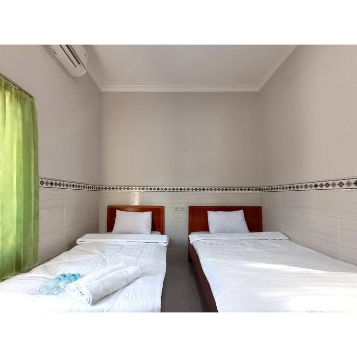 wisma mekar jaya near solo safari mitra reddoorz
