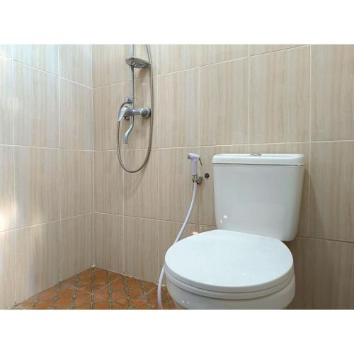 wisma mekar jaya near solo safari mitra reddoorz