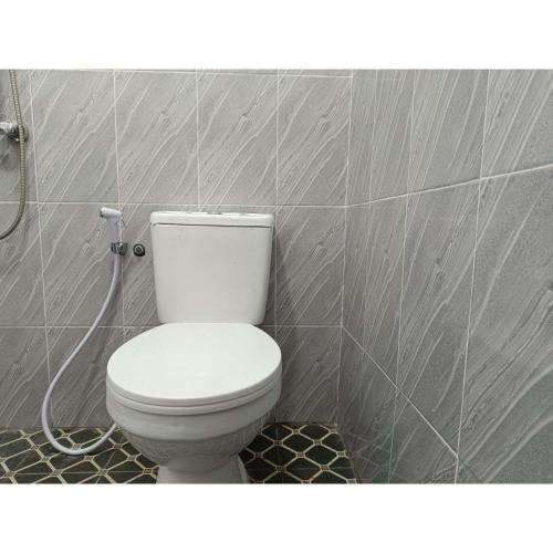 wisma mekar jaya near solo safari mitra reddoorz