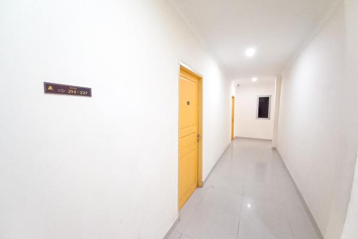 reddoorz hotel baaraka near living world