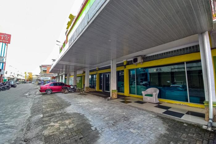 reddoorz hotel baaraka near living world