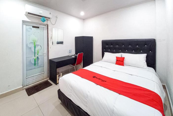 reddoorz hotel baaraka near living world