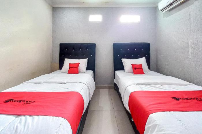 reddoorz hotel baaraka near living world