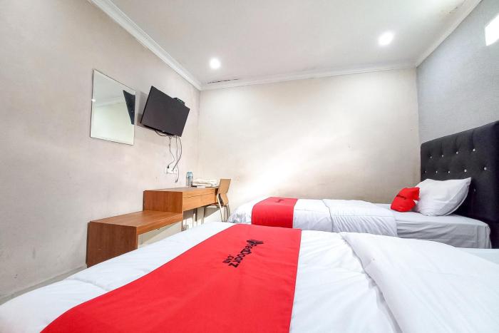 reddoorz hotel baaraka near living world