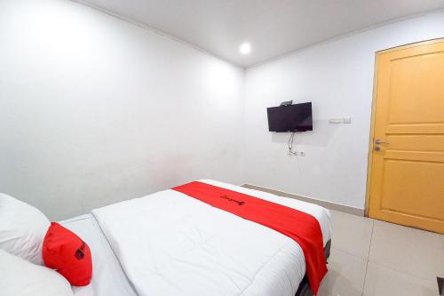 reddoorz hotel baaraka near living world