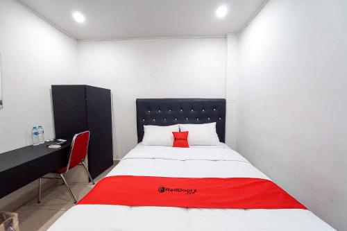 reddoorz hotel baaraka near living world