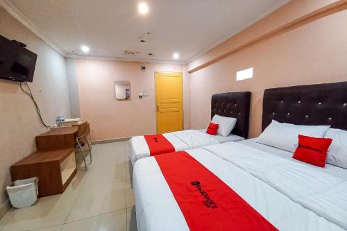reddoorz hotel baaraka near living world