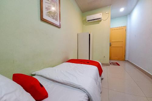 reddoorz hotel baaraka near living world