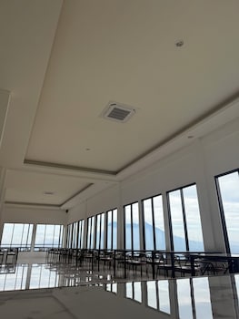 wind hill mountain view resort